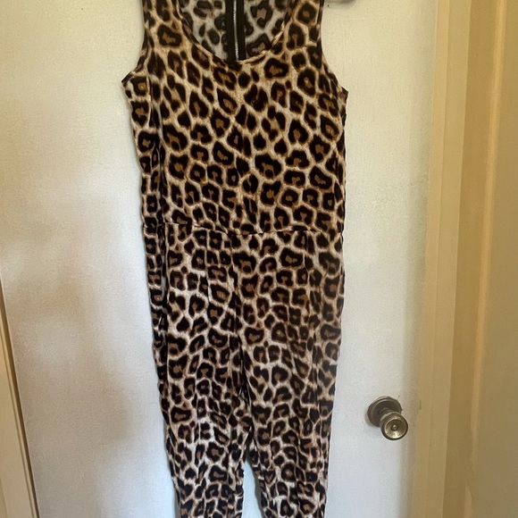 Jumpsuit - Picture 4 of 5